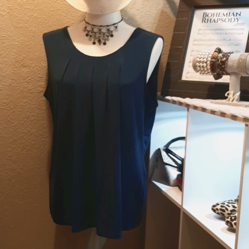 Navy blue sleeveless pleated blouse